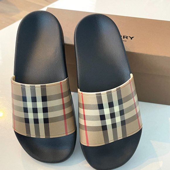 Burberry Woman's Furley Rubber Slide Sandal Shoes, Multiple Sizes - Picture 2 of 10